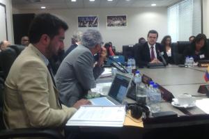 El Vicepresidente Primero de COMCA da su presentacion en la AEC 