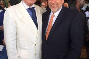 Primer Ministro de San Vicente y las Granadinas con el Embajador Marcelo Salviolo