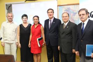 Embajadores latinoamericanos acreditados en Puerto España asistiendo al Seminario de Islas Mlavinas en la UWI