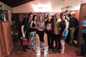 Grupo de Estudiantes que participó en Taller brindado por bailarines argentinos de Tango